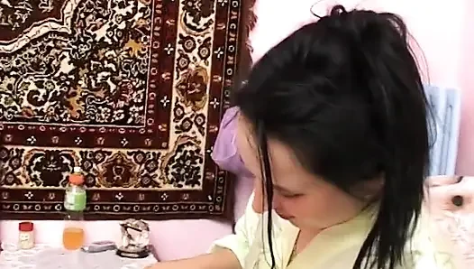 Hamile kadın sert bir yarağa biniyor