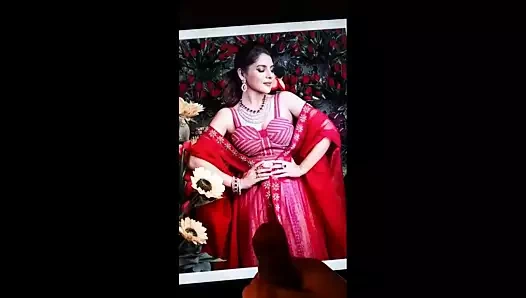 Ateşli ve edepsiz hatun payal sarkar boşalıyor