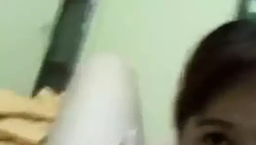 Mrs hanh vietnamese milf darbeler ve yalıyor ayaklar