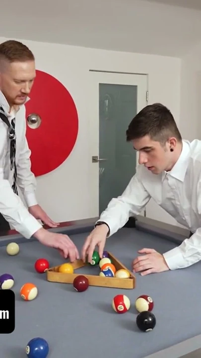 Freeuse Twink! İki Kaslı Adam Sıcak Adamı Seks Oyuncağı Gibi Kullanıyor | Bölüm 1