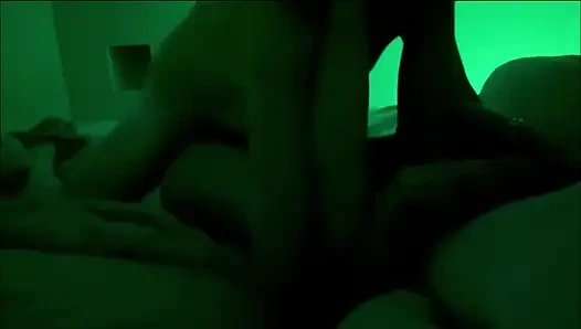 Ateşli ve azgın muhteşem ev hanımı, gerçekten amını yalatıp siktirmeye doyamıyor.