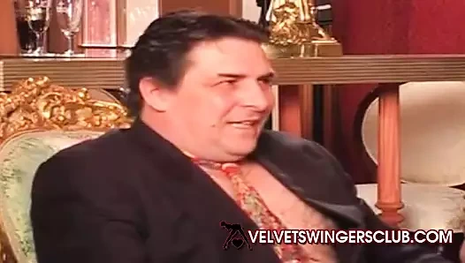 Velvet eş değiştirenler kulübü amatör evde olgun grup seks