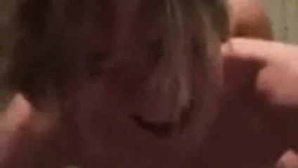 Koca, karısının kıçından sikilmesini izliyor - anal seri