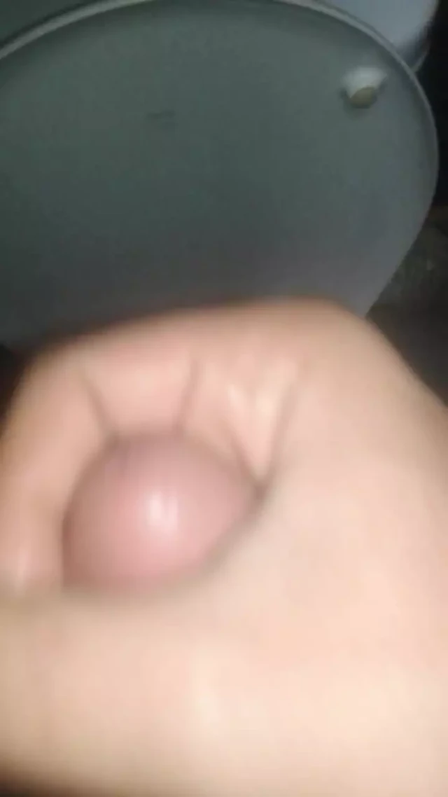 Banyoda 💦 yarağıma masaj yapıyor