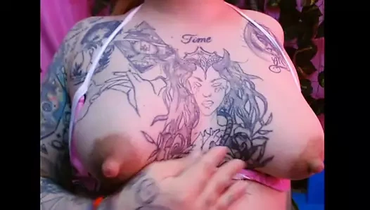 Azgın amcık çok süt fışkırıyor