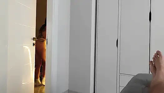 Üvey annem duştan sonra onu sevişmeme izin verdi!