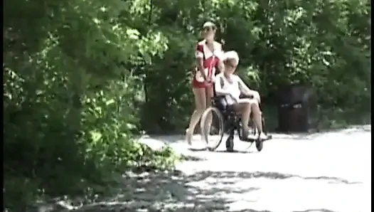 Sarışın için anal seks ve sert yumruk sokma