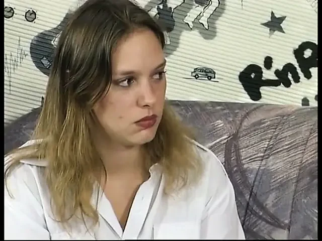 Utangaç ve sokakta yaklaştı