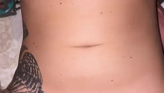 Beni bahçede masada beni siktirdi ve sonunda boşalttı!