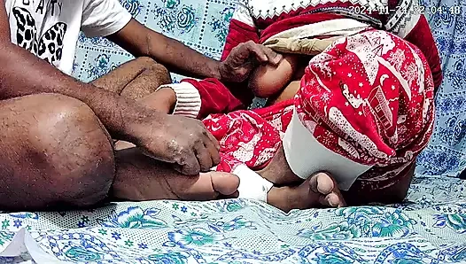 Hintli üvey anne ve üvey oğlu otel odasında seks yapıyor xnxx