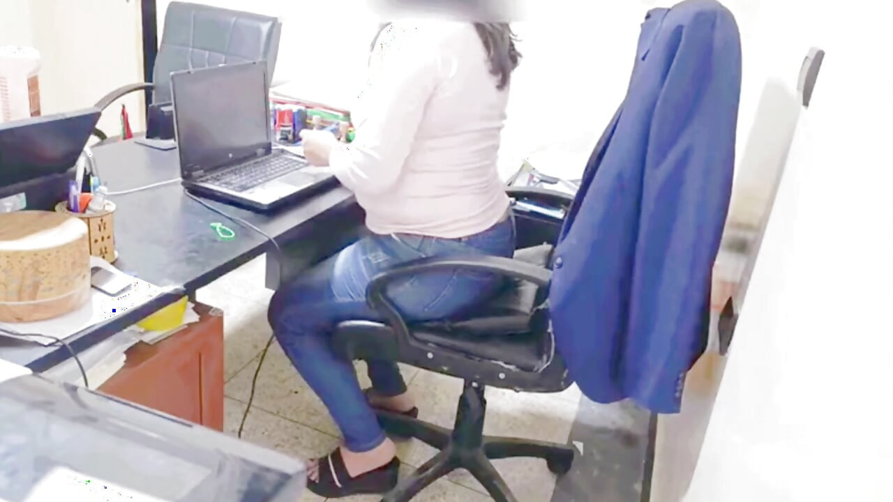 Sonunda iş arkadaşım beni ofiste sikiyor bölüm 1