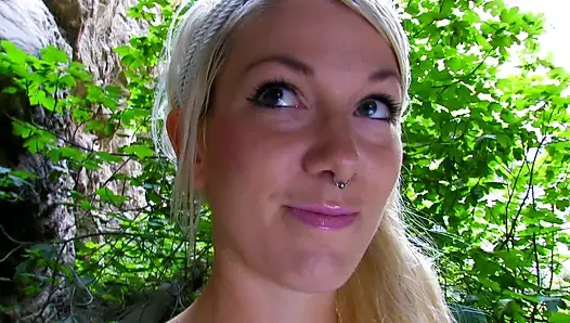 Fransız fahişeyi göt deliğine sokuyor