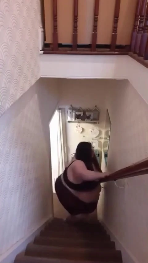 Ssbbw merdivenlerde boğuşuyor