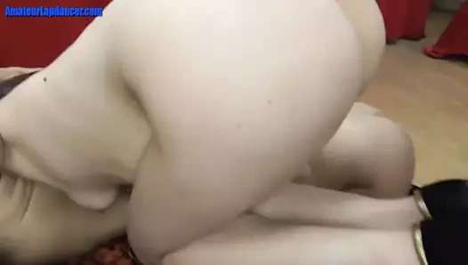 sıska ve tombul fahişe dans