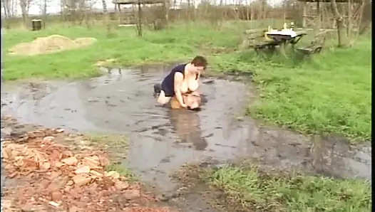 Seksi Alman nymphos ve şehvetli erkeklerle aşırı yarak sikişi