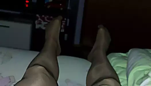 parlak pürüzsüz külotlu çorap twinks