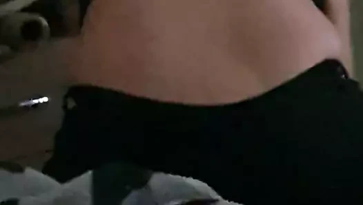 Büyük göğüslü Rumen kız kahvaltıdan önce seks yapıyor