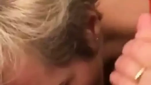 Polnische verheiratet Frau geblasen