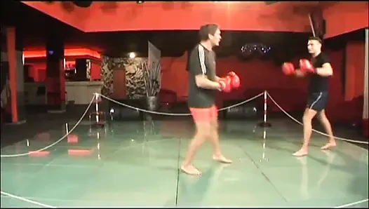 Seksi kıllı amcık götte amcıktaki yarağı seviyor... çifte sikiliyor