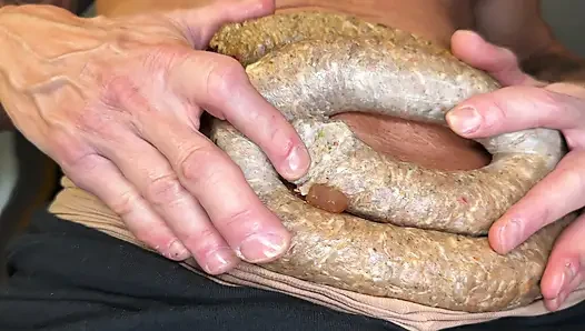 Kandy tarafından yutuyor:gavatların sindirilmesi ve yeniden doğuşu