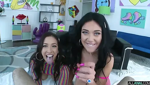 Megan ve Jackie ile İlk Kez Deneme