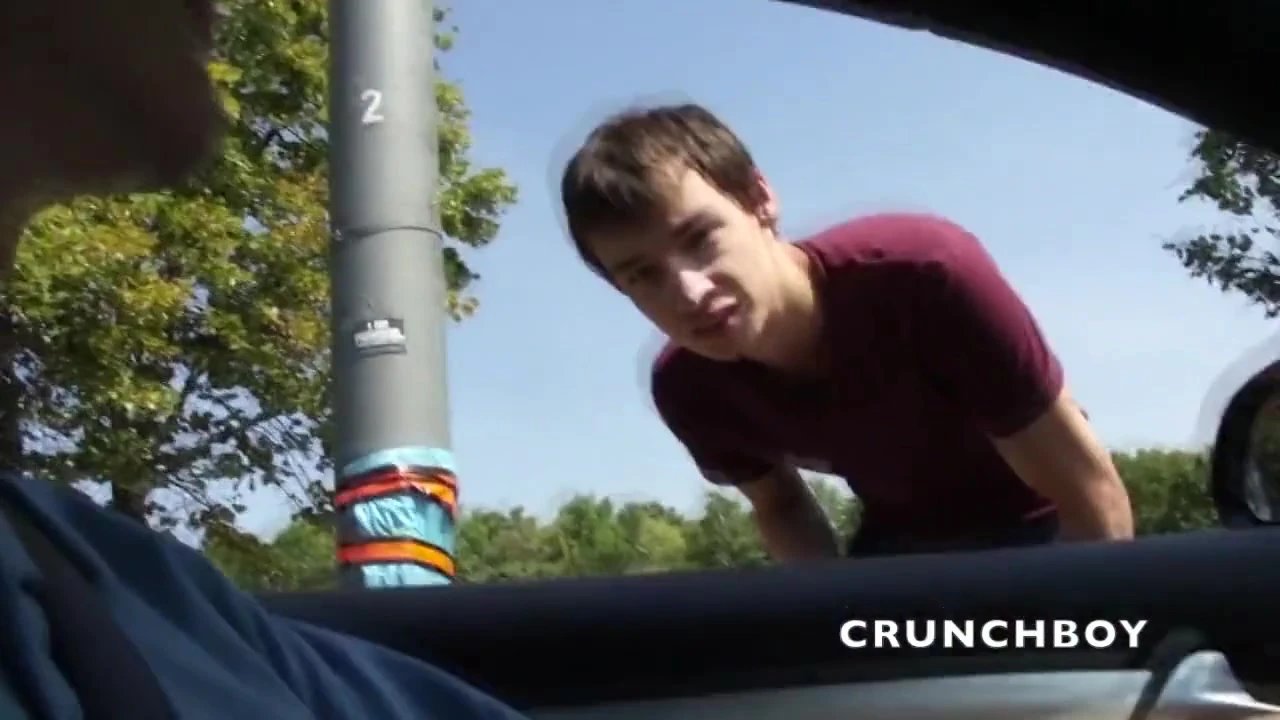 Trưởng thành cha fucked bareback qua trẻ trong trưng bày nơi