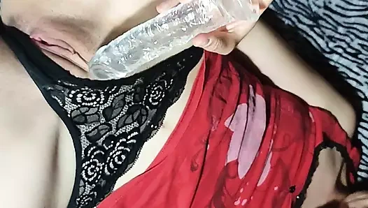 Sulu küçük deliklerim okşanmak istiyor.