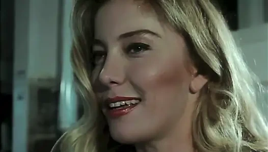 Moana Ayağa Kalkmıyor, Mimar Ve Sekreter