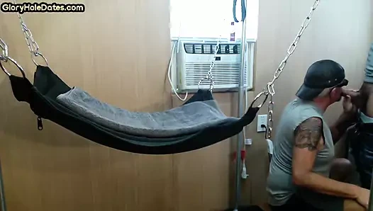 Sakso amatör dövmeli dilf saksodan sonra sikiliyor