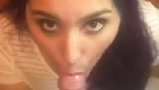 Seksi esmer oral seks yüze boşalma