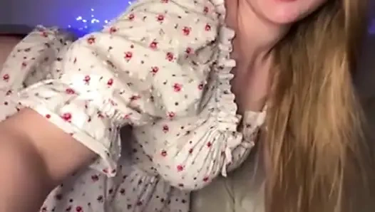 Seksi çoraplı Jucielussie twerk yapıyor