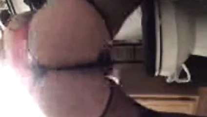 Şişman göt zıplıyor