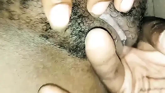 Parmaklanıyor olmayı seviyor