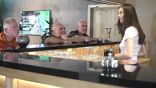 Becky California 7 yaşlı adamla grup seks tam video sadece Oldje'de