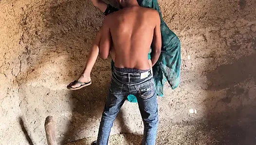 Soteli üvey anne ke shath dışarıda