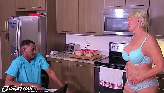 Seksi ninenin yarağa ihtiyacı var 7/24