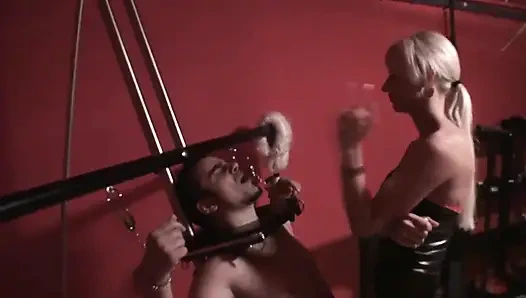 Ağzı onun kül tablası