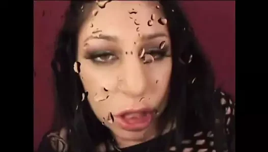 Ateşte büyük memeli kız için büyük olgun yarak