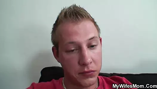 Lanet kız arkadaşının annesini kıllı amında yakaladı