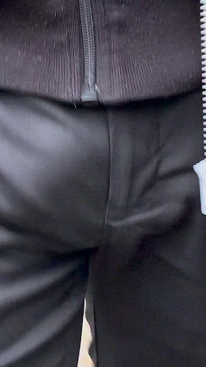 Bir sabah takım elbiseli pantolonlu iç çamaşırı giymem gerekiyordu.