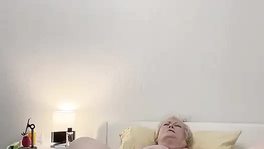 Трахаю бабушку