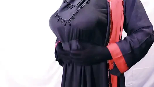 Hintli güzel tesettürlü Müslüman seksi yenge odanın içinde komşuyla seks yapıyor