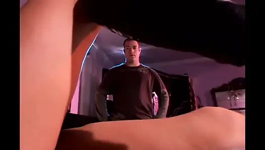 Büyük memeli kız arkadan zar zor sikiliyor