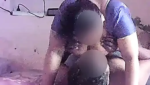 Sari bluzlu seksi büyük göğüslü yenge sert emiyor ve yarağıma biniyor