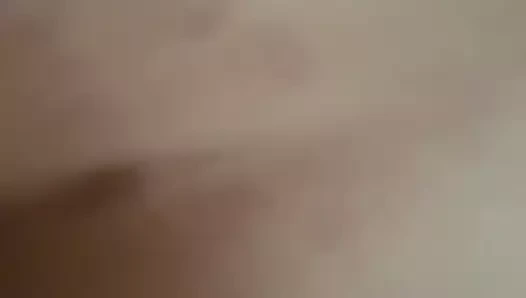 Azgın gilf küçük kız kardeşi patronunun yatağında becerdin