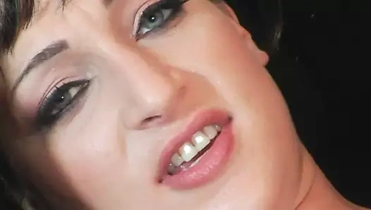 Stunning chick loves to blow cock and take it deeply inside her perfect asshole