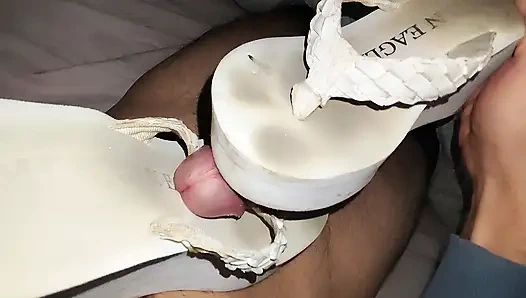 Kullanılmış ayakkabılara boşalma