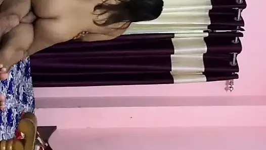 Yeni Nepal videosu. Budo ma xa maja aaiyo earkako ko budii lai daro haniyo'ya teklif ediyor. Otel odası ile komşu karısıyla