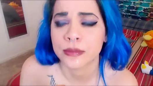 Mavi saçlı derin boğaz bebek kırlangıçlar büyük oyuncak