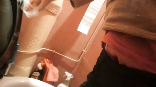 How to piss with a morning wood, desesperated twink's hard cock and a full bladder